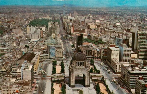 Mexico City D.F. Mexico Vista aérea del Monumento a la Revolución y Avenida Juár