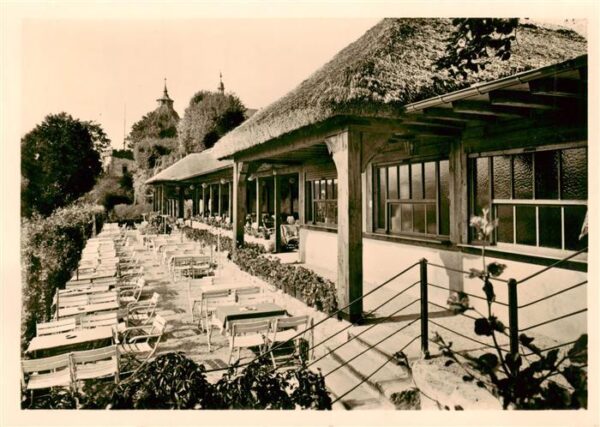 Langenburg Wuerttemberg Schloss Cafe im Rosengarten Terrasse