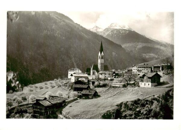 St Pankraz San Pancrazio Ultental IT Panorama mit Kirche