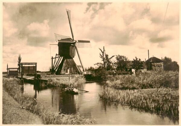 Tienhoven NL Groote Wipwatermolen mit overdekt buiten scheprad
