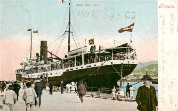 Trieste Triest IT Molo San Carlo