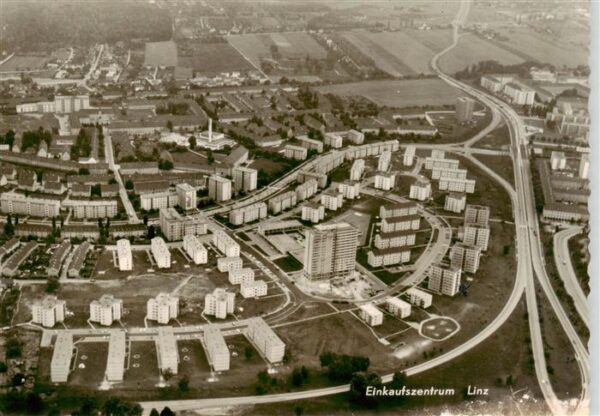 Linz Donau AT Einkaufszentrum Fliegeraufnahme