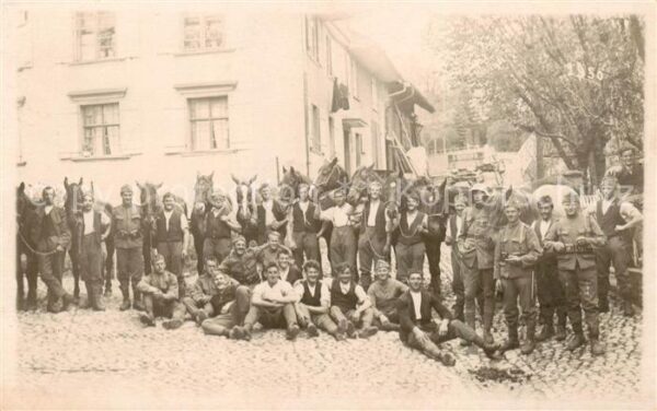 Militaria Schweiz Soldaten Gruppenfoto Mit Pferden