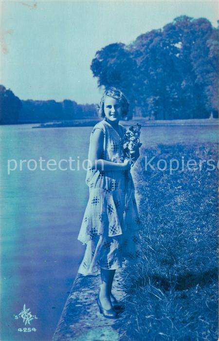 Foto SOL Nr. Nr.4254 Frau Blumen See