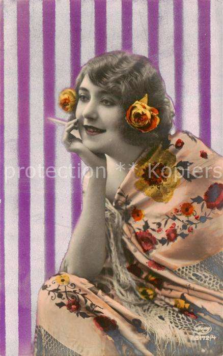 Foto Amag Nr. Nr. 63172/4 Frau pose Zigarette