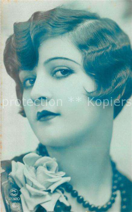 Foto PC Paris Nr. Nr. 2320 Frau Portraet