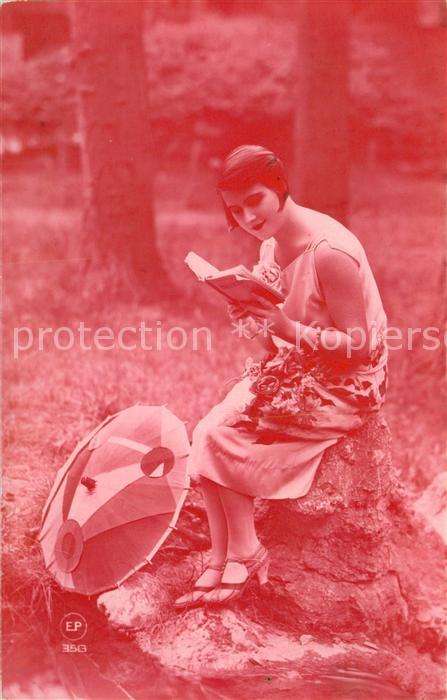 Foto EP Nr. Nr.3513 Frau Wald Buch Sonnenschirm