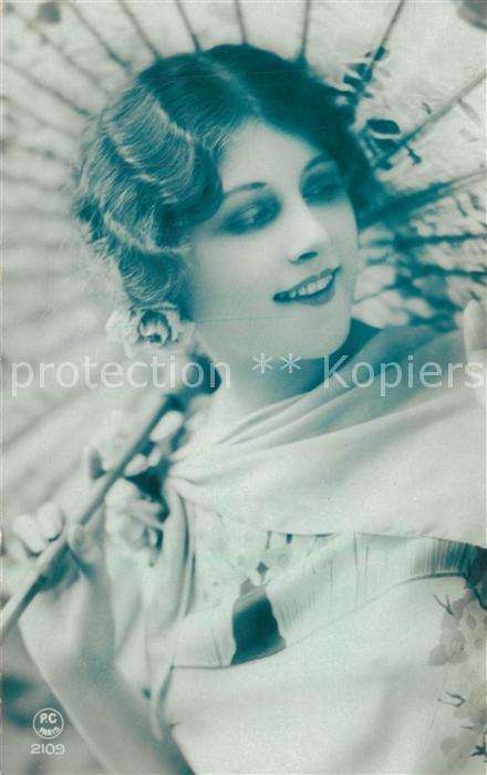 Foto PC Paris Nr. Nr. 2109 Frau Portraet Sonnenschirm
