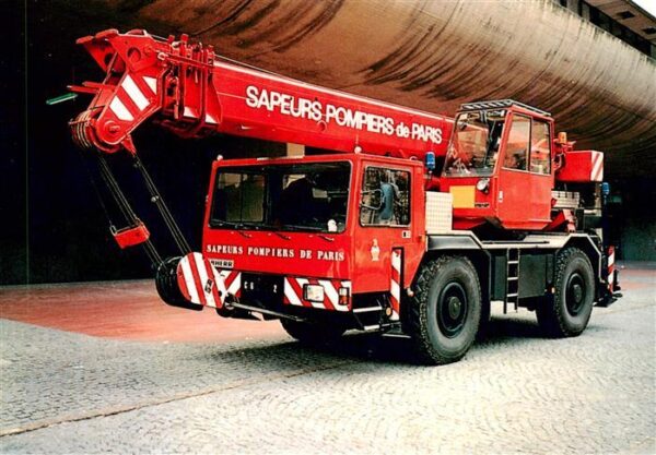 Feuerwehr Fire-Brigade Pompiers Bomberos Brigade de Sapeurs-Pompiers de Paris C.