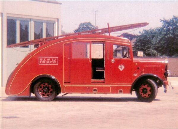Feuerwehr Fire-Brigade Pompiers Bomberos Leyland Cub Ely Fire Brigade