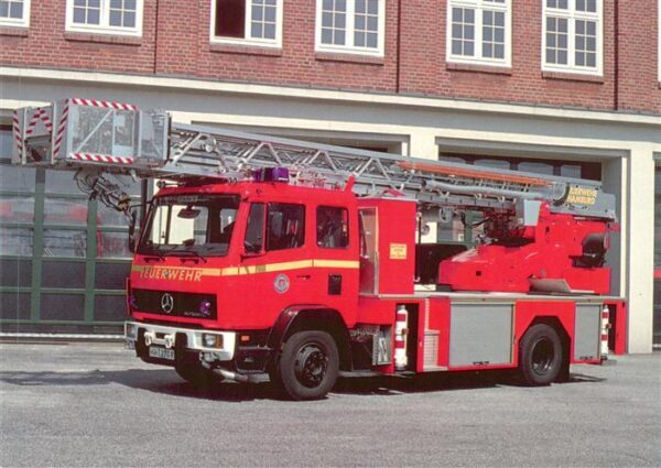 Feuerwehr Fire-Brigade Pompiers Bomberos Hamburger Feuerwehr Drehleiter DLK 23-1