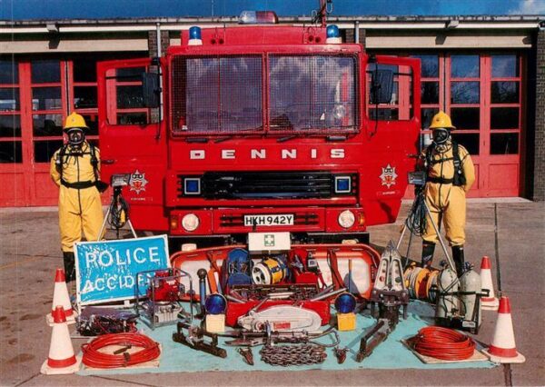 Feuerwehr Fire-Brigade Pompiers Bomberos Dennis Emergency Tender