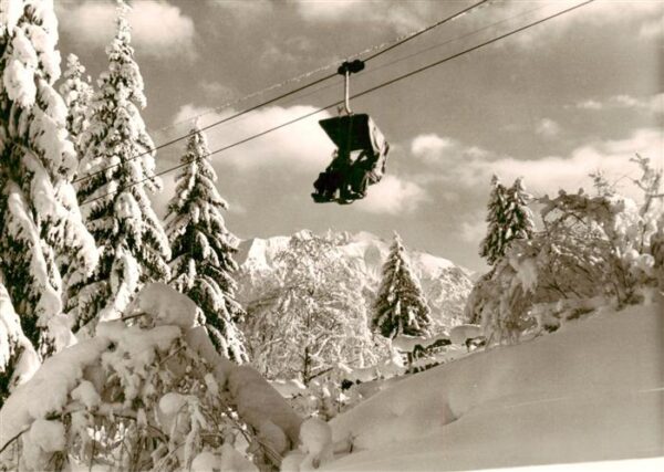 Sessellift Chairlift Telesiege Allgaeu Schoenblick mit Nebenhorn