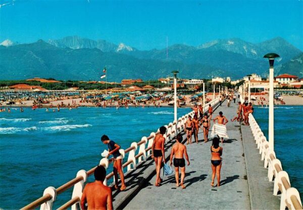 Forte dei Marmi Lucca Toscana IT Pontile e Alpi Apuane