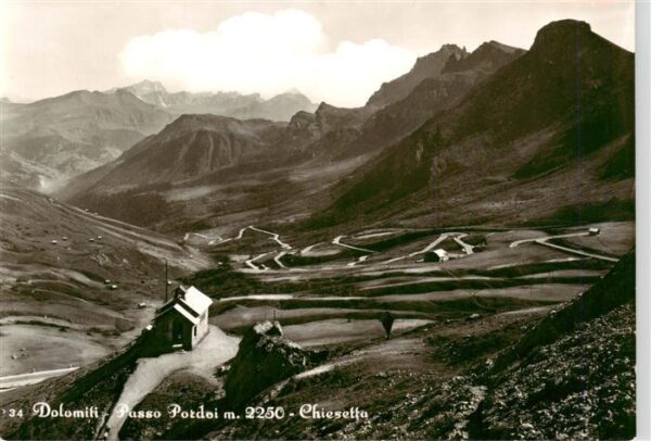 Passo Pordoi IT Dolomiti Chiesetta