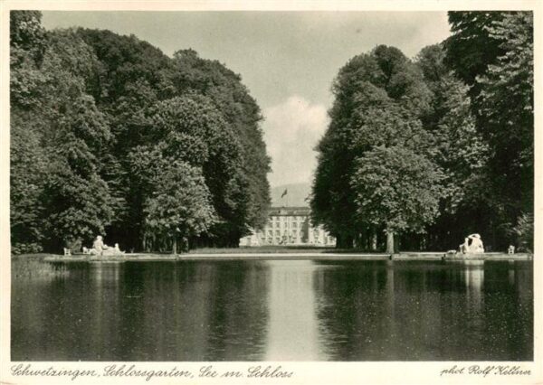 Schwetzingen Schlossgarten See und Schloss
