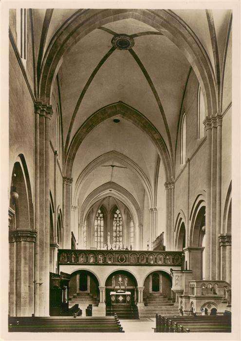 Naumburg  Saale Dom Mittelschiff mit Ostlettner