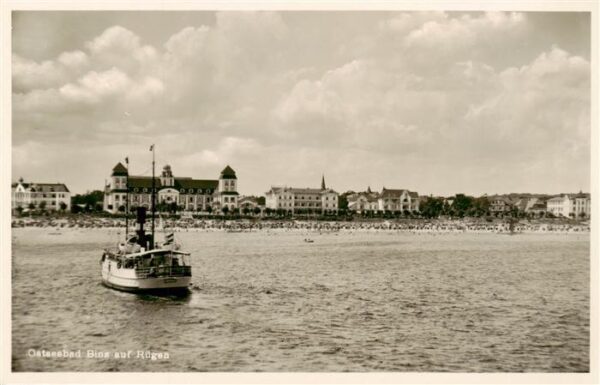 Binz Ruegen Strandhotel Fahrgastschiff