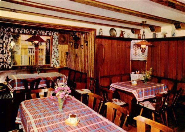 Weitengesaess Pension Berghof Gaststube