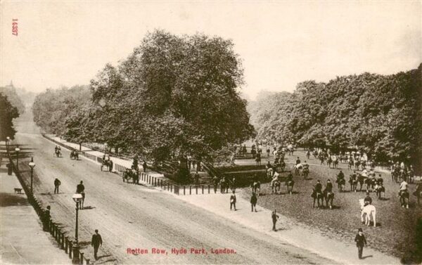 London  UK Rotten Row Hyde Parc