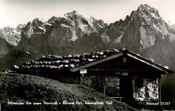Ellmau Elmau Tirol AT Hinterkaiser Alm mit Totenkirchl und Ellmauer Halt