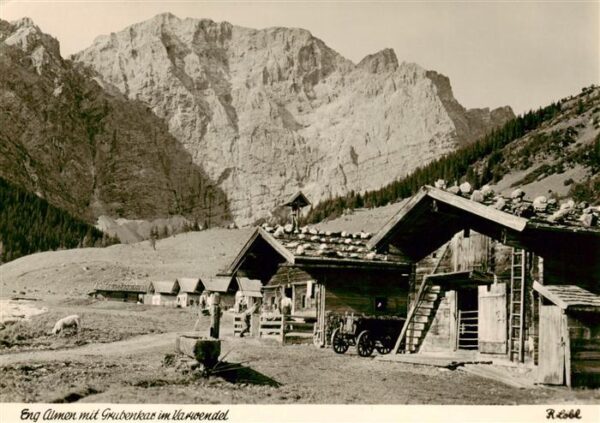 Eng Hinterriss Tirol AT Eng Almen mit Grubenkar im Karwendel