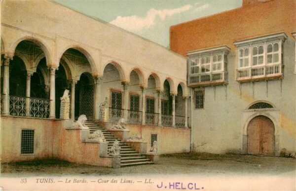 Tunis Tunesie Le Bardo Cour des Lions