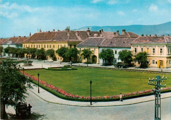 Vac HU 15 Maerz Platz