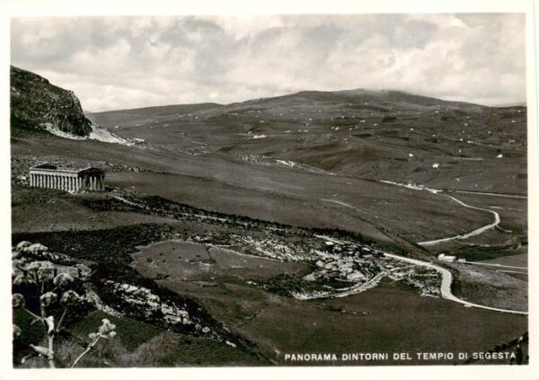 Segesta Sicilia IT Panorama dintorni del Tempio di Segesta
