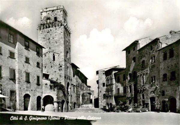 San Gimignano Toscana IT Piazza della Cisterna