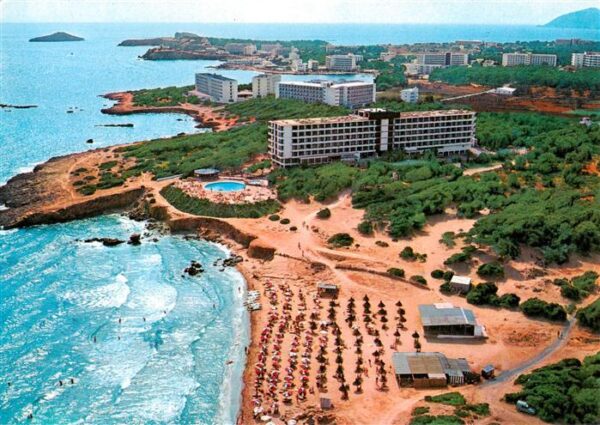 Santa Eulalia del Rio Ibiza ES Hotel Cala Nova Fliegeraufnahme