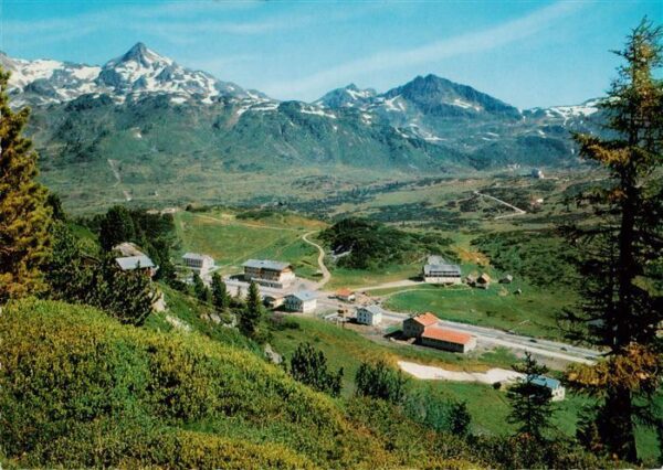 Obertauern AT Pass Strasse Radstaedter Tauern Seekarspitze und Wurmwand