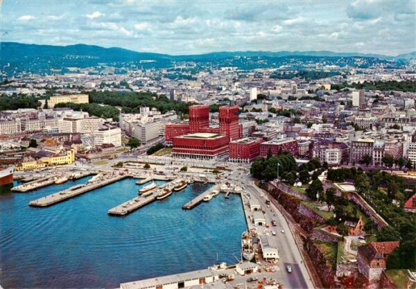 Oslo  Norge Radhuset og Havnen Fliegeraufnahme