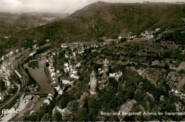 Altena Lenne Fliegeraufnahme mit Schloss