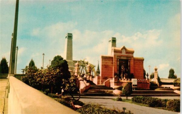 Bangkok Thailand State of King Rama I of Pusent Dynasty at Monorice Bridge cross