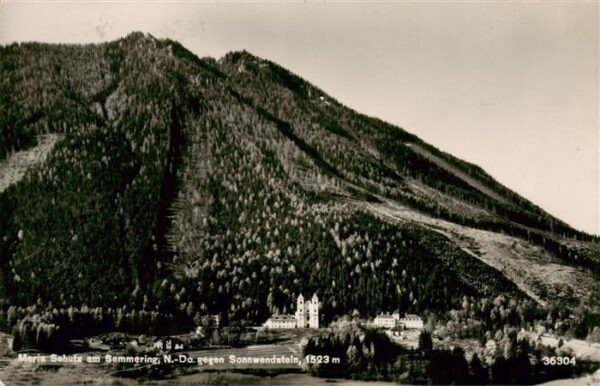 Maria Schutz Niederoesterreich AT Panorama mit Semmering und Wallfahrtskirche