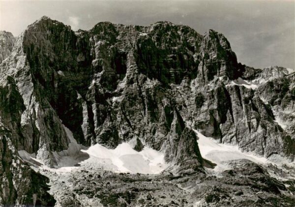 Montasch 2754m Jof di Montasio Udine IT Val Saisera Fliegeraufnahme