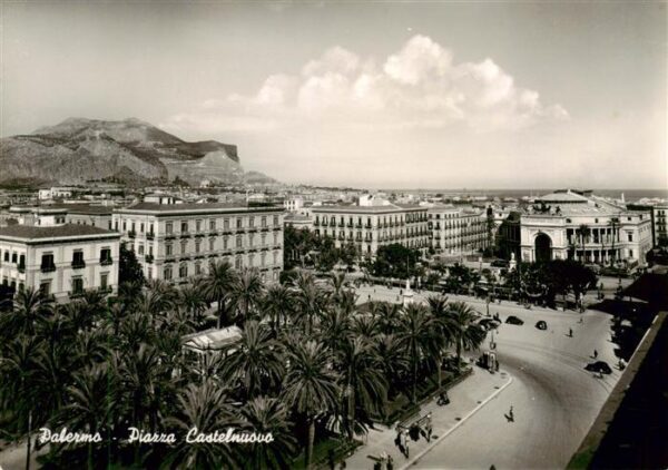 Palermo  Sicilia Piazza Castelnuovo