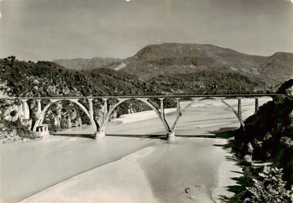Pinzano Pinzagen Suedtirol IT Ponte sul Tagliamento sullo stretto di Pinzano