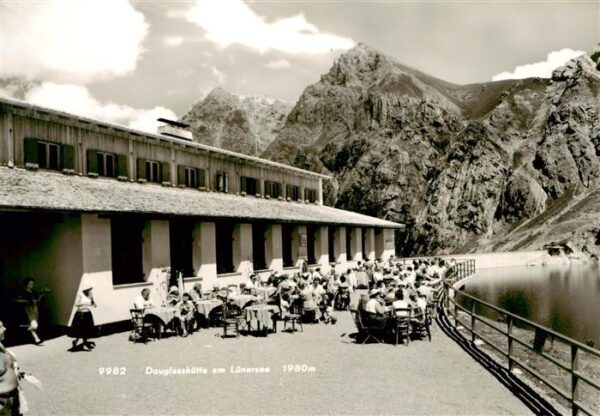 Douglashuette 1974m Luenersee Vorarlberg AT Terrasse Panorama