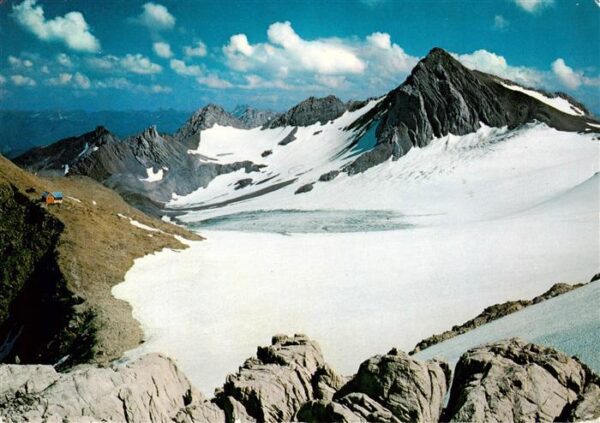 Strassburgerhuette Panorama mit Schesaplana und Brandner Gletscher