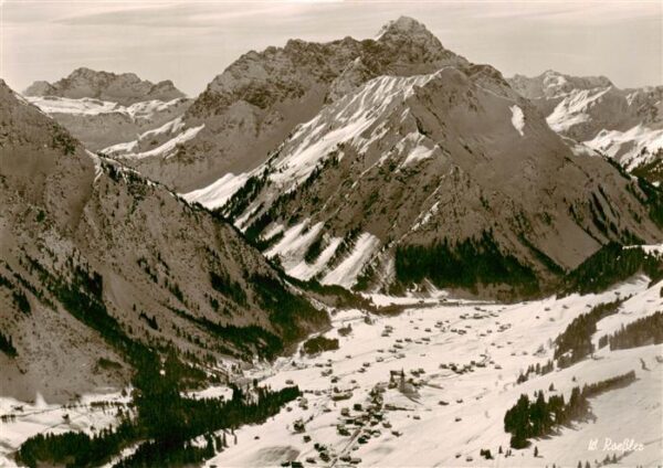 Mittelberg Boedmen im Walsertal Fliegeraufnahme