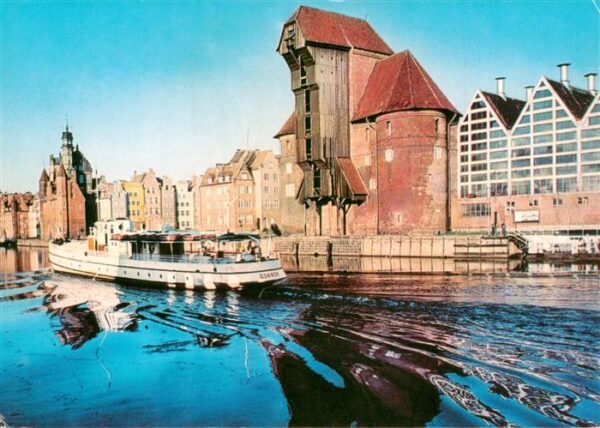 Gdansk Danzig PL Zuraw brama miejska z drewnianym drwigiem portowym