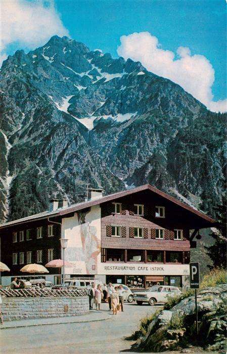 Mittelberg Kleinwalsertal AT Hotel Alte Krone Cafe mit Zwoelferkopf