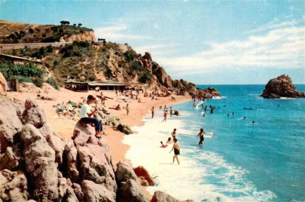 Calella de la Costa Calella de Mar ES Playa merendero La Cabra