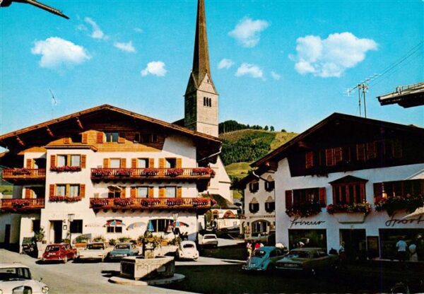 Maria Alm Steinernen Meer AT Ortspartie mit Kirche