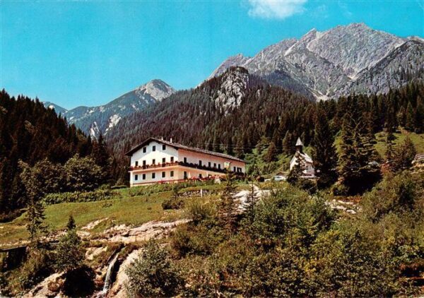St Lorenzen Lesachtal Kaernten AT Alpengasthaus Tuffbad