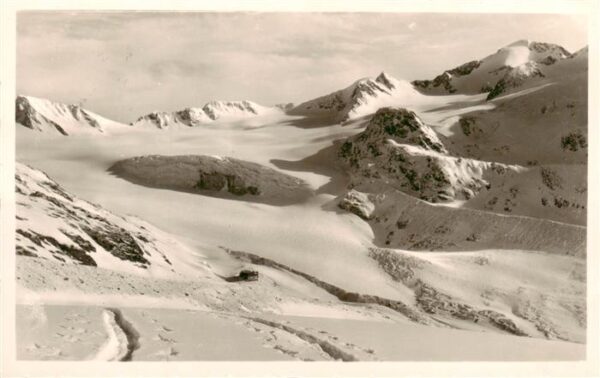 oetztal Tirol AT Vernagthuette mit Vernagt Gletscher und Brockkogljoch