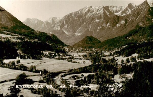 Hinterstoder Oberoesterreich AT Fliegeraufnahme mit dem Toten Gebirge