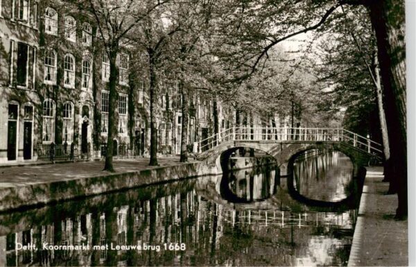 Delft NL Koornmarkt met Leeuwebrug 1668